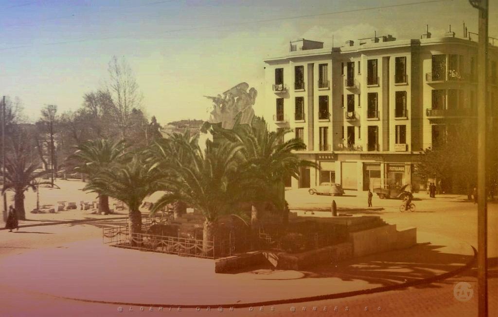 Sidi-bel-abbes 518- Monument aux morts.jpg